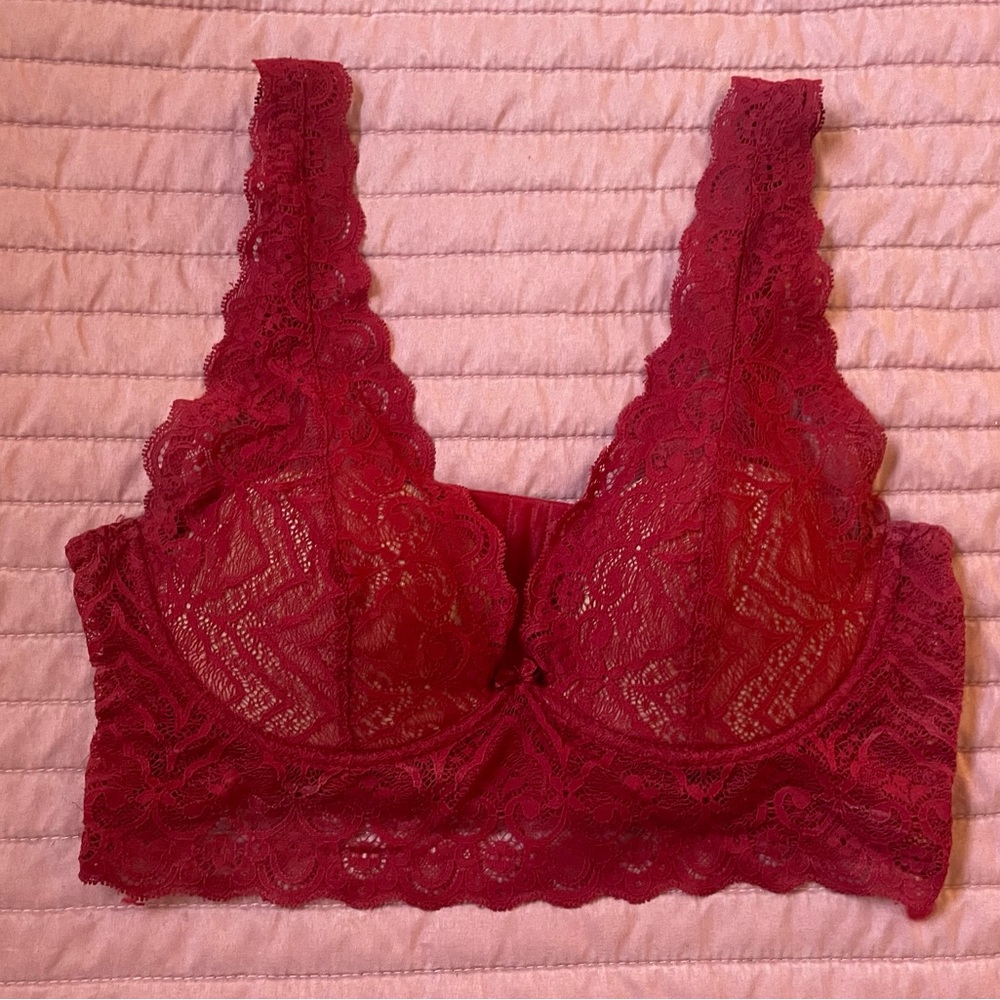 SEXY RED LACE BRALETTE!! **32B!!**